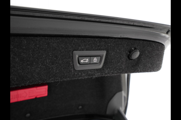 BMW 5 Serie 530e Business Edition Plus (Plug-in) (INCL.BTW) *PANO | HEAD-UP | LEATHER | FULL-LED | MEMORY-PACK | HARMAN/KARDON | BLIND-SPOT | DIGI-COCKPIT | CAMERA | NAVI-FULLMAP | PRIVACY-GLASS | SHIFT-PADDLES | ECC | PDC | 19''ALU*