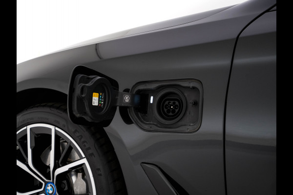BMW 5 Serie 530e Business Edition Plus (Plug-in) (INCL.BTW) *PANO | HEAD-UP | LEATHER | FULL-LED | MEMORY-PACK | HARMAN/KARDON | BLIND-SPOT | DIGI-COCKPIT | CAMERA | NAVI-FULLMAP | PRIVACY-GLASS | SHIFT-PADDLES | ECC | PDC | 19''ALU*