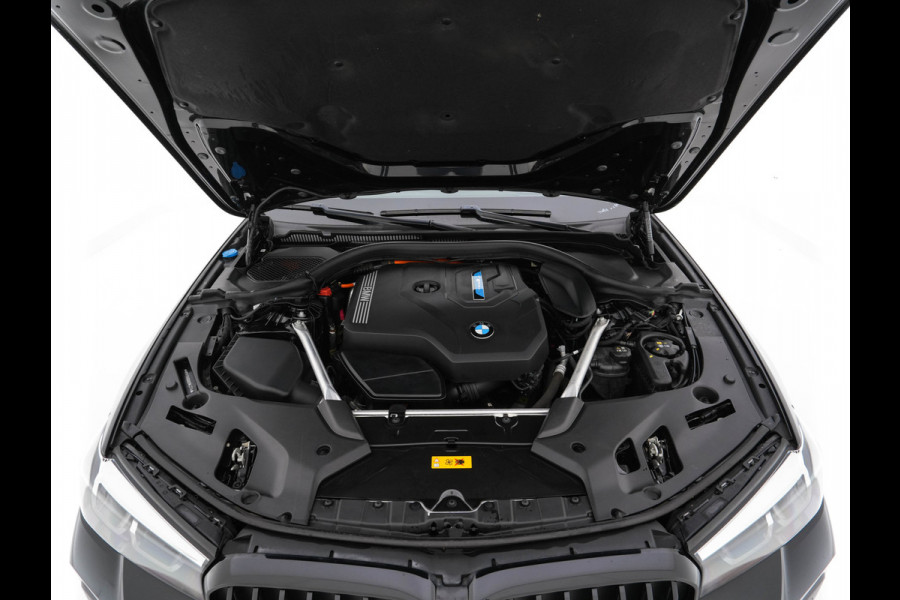 BMW 5 Serie 530e Business Edition Plus (Plug-in) (INCL.BTW) *PANO | HEAD-UP | LEATHER | FULL-LED | MEMORY-PACK | HARMAN/KARDON | BLIND-SPOT | DIGI-COCKPIT | CAMERA | NAVI-FULLMAP | PRIVACY-GLASS | SHIFT-PADDLES | ECC | PDC | 19''ALU*