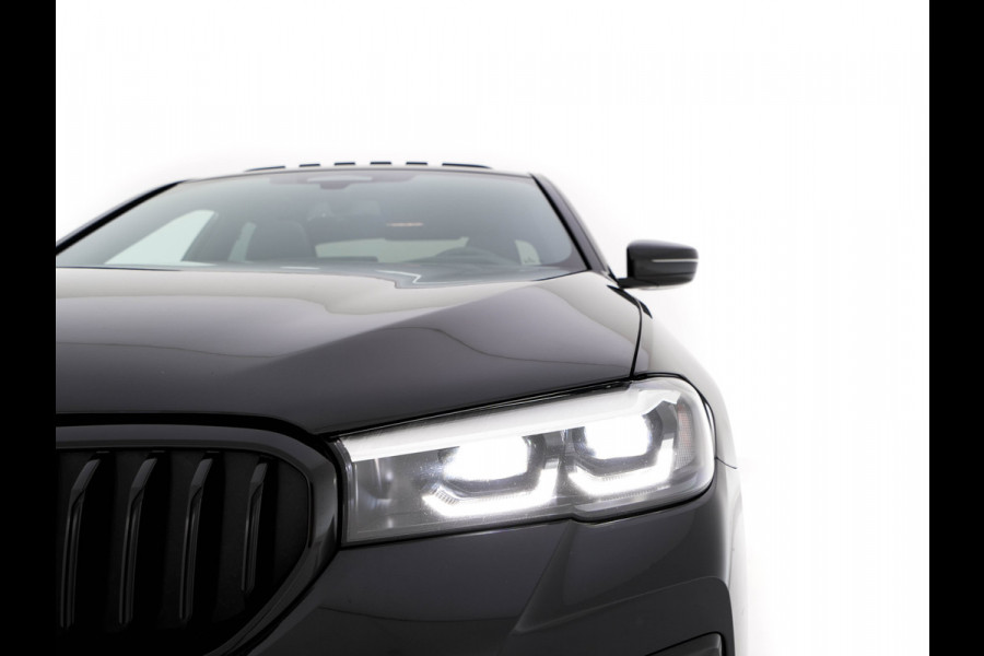 BMW 5 Serie 530e Business Edition Plus (Plug-in) (INCL.BTW) *PANO | HEAD-UP | LEATHER | FULL-LED | MEMORY-PACK | HARMAN/KARDON | BLIND-SPOT | DIGI-COCKPIT | CAMERA | NAVI-FULLMAP | PRIVACY-GLASS | SHIFT-PADDLES | ECC | PDC | 19''ALU*
