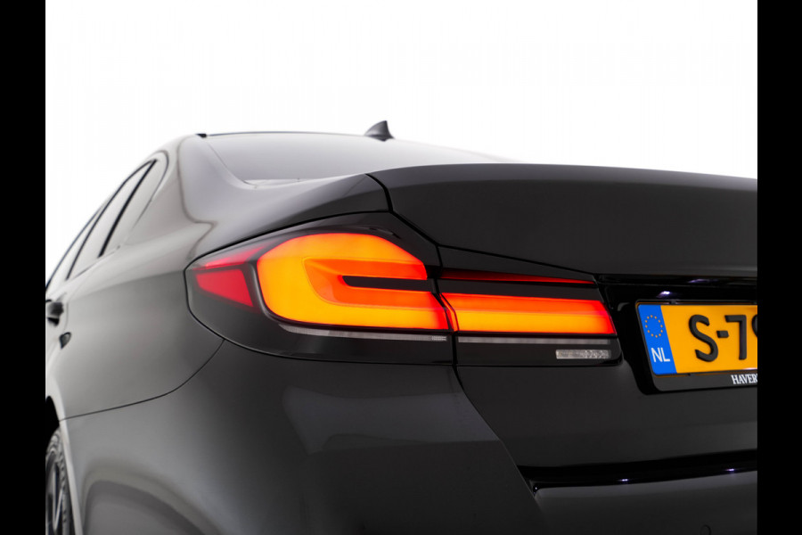BMW 5 Serie 530e Business Edition Plus (Plug-in) (INCL.BTW) *PANO | HEAD-UP | LEATHER | FULL-LED | MEMORY-PACK | HARMAN/KARDON | BLIND-SPOT | DIGI-COCKPIT | CAMERA | NAVI-FULLMAP | PRIVACY-GLASS | SHIFT-PADDLES | ECC | PDC | 19''ALU*