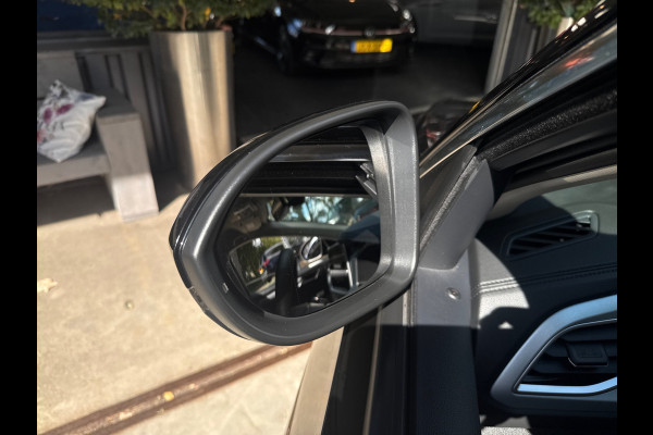 Volkswagen T-Roc TSI 115PK LIFE GOAL NAVI/CARPLAY/STOELVERW.