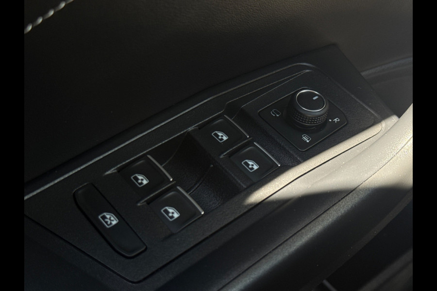 Volkswagen T-Roc TSI 115PK LIFE GOAL NAVI/CARPLAY/STOELVERW.
