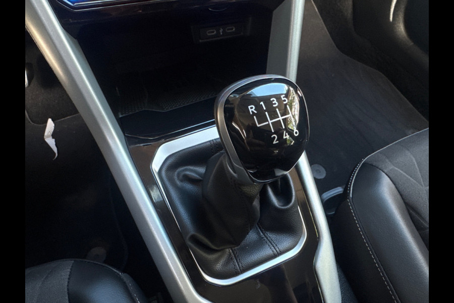 Volkswagen T-Roc TSI 115PK LIFE GOAL NAVI/CARPLAY/STOELVERW.