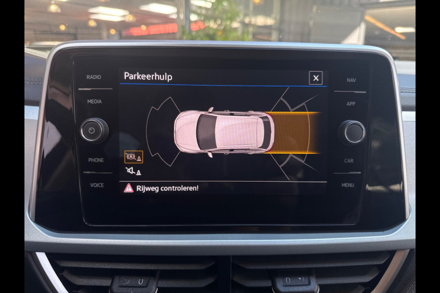 Volkswagen T-Roc TSI 115PK LIFE GOAL NAVI/CARPLAY/STOELVERW.