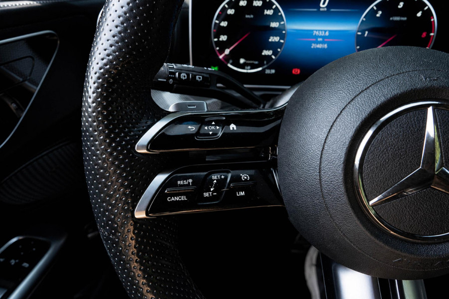 Mercedes-Benz C-Klasse Estate 200 d AMG Line | Panorama | Trekhaak | Carplay | Dodehoek | Camera
