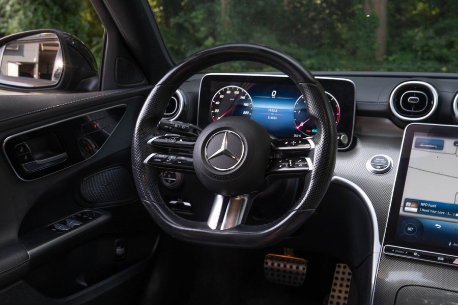 Mercedes-Benz C-Klasse Estate 200 d AMG Line | Panorama | Trekhaak | Carplay | Dodehoek | Camera