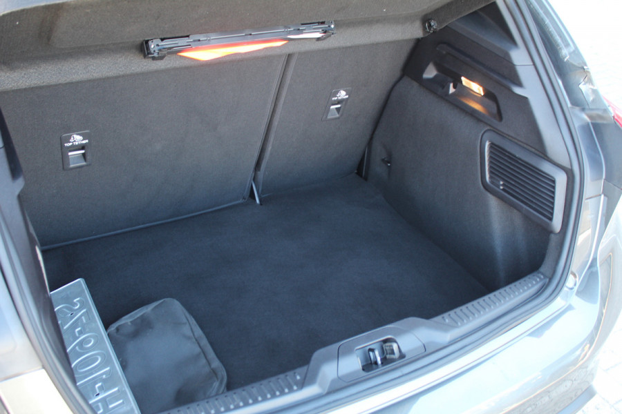Ford Focus 1.5 EcoBoost ST Line Business Nette staat! | 18" | Camera | Afn. Trekhaak