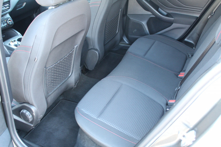 Ford Focus 1.5 EcoBoost ST Line Business Nette staat! | 18" | Camera | Afn. Trekhaak
