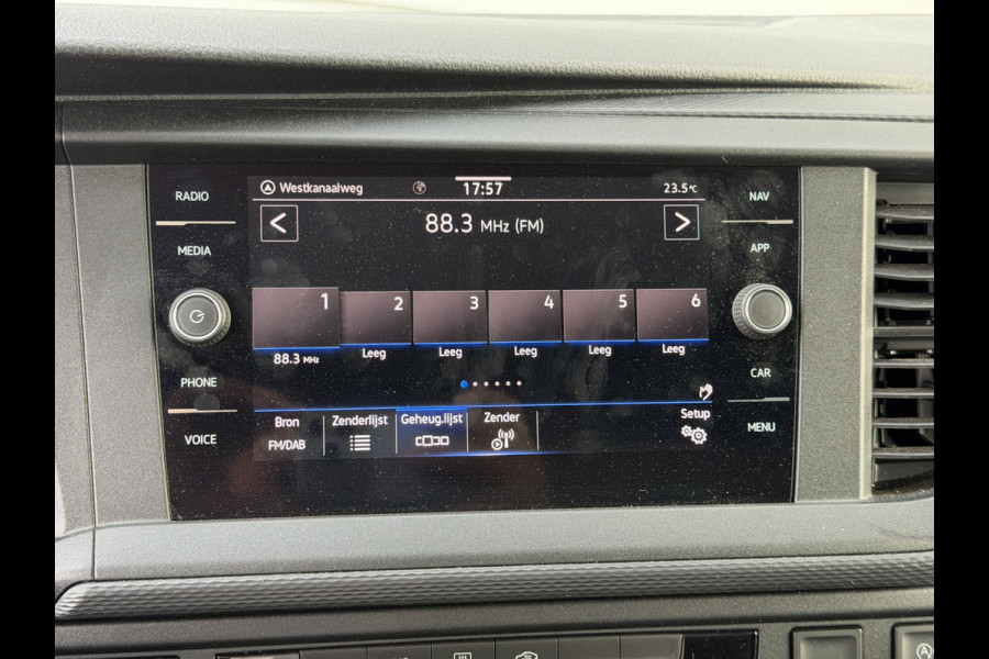 Volkswagen Transporter 2.0 TDI L2H1 150 PK | Automaat DSG | Nav | Apple carplay & Android Auto | Sensoren voor & achter!