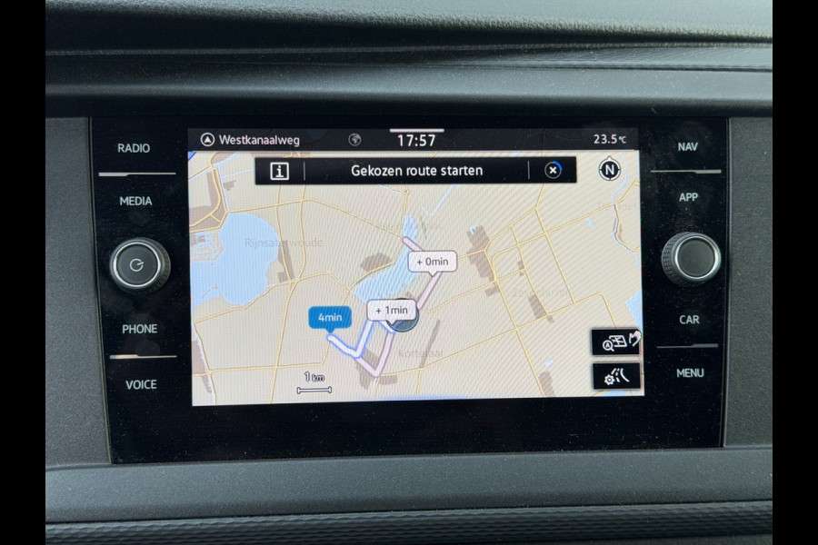 Volkswagen Transporter 2.0 TDI L2H1 150 PK | Automaat DSG | Nav | Apple carplay & Android Auto | Sensoren voor & achter!