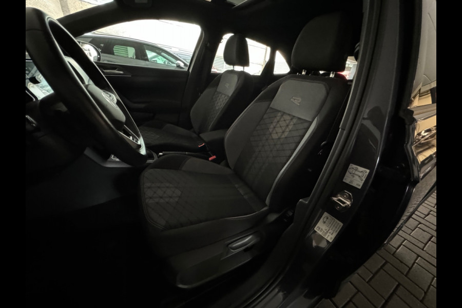 Volkswagen Taigo 1.5 TSI R-Line Pano|ACC|Lane Assist|Stoelverwarming|Camera|Dodehoek|Keyless