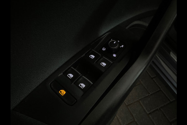 Volkswagen Taigo 1.5 TSI R-Line Pano|ACC|Lane Assist|Stoelverwarming|Camera|Dodehoek|Keyless
