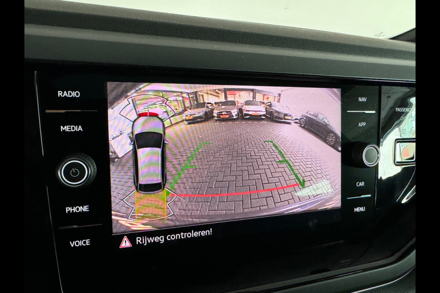 Volkswagen Taigo 1.5 TSI R-Line Pano|ACC|Lane Assist|Stoelverwarming|Camera|Dodehoek|Keyless