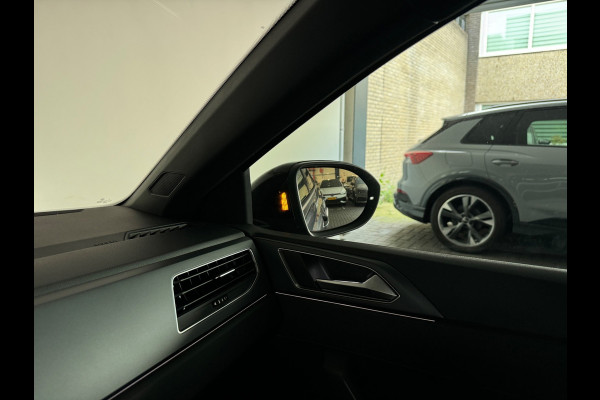Volkswagen Taigo 1.5 TSI R-Line Pano|ACC|Lane Assist|Stoelverwarming|Camera|Dodehoek|Keyless