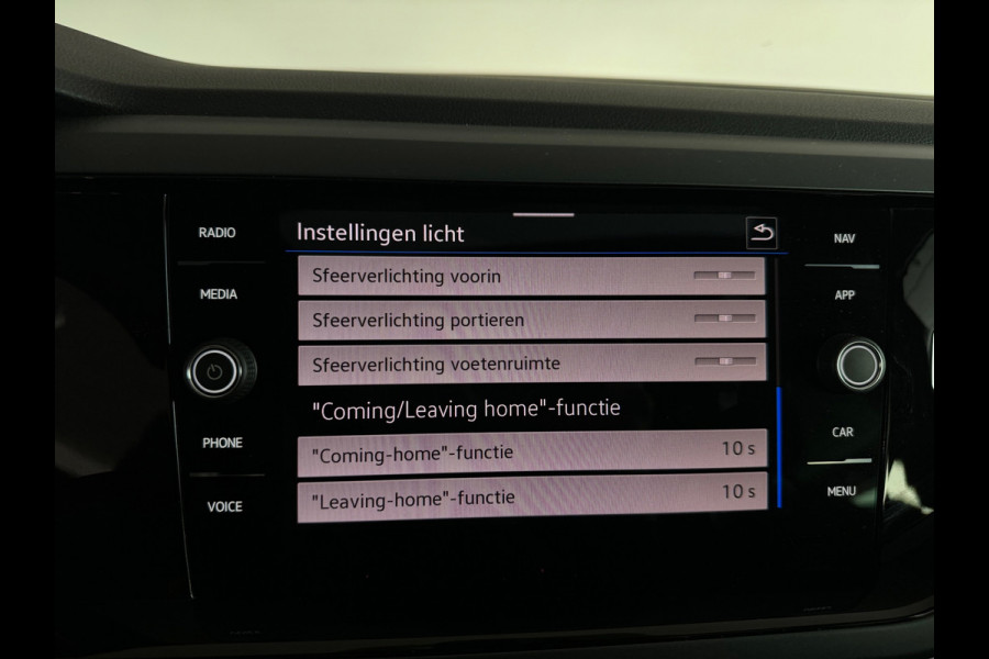 Volkswagen Taigo 1.5 TSI R-Line Pano|ACC|Lane Assist|Stoelverwarming|Camera|Dodehoek|Keyless