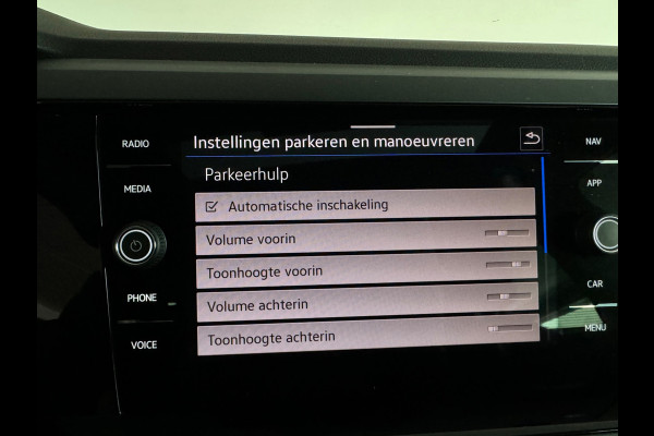 Volkswagen Taigo 1.5 TSI R-Line Pano|ACC|Lane Assist|Stoelverwarming|Camera|Dodehoek|Keyless
