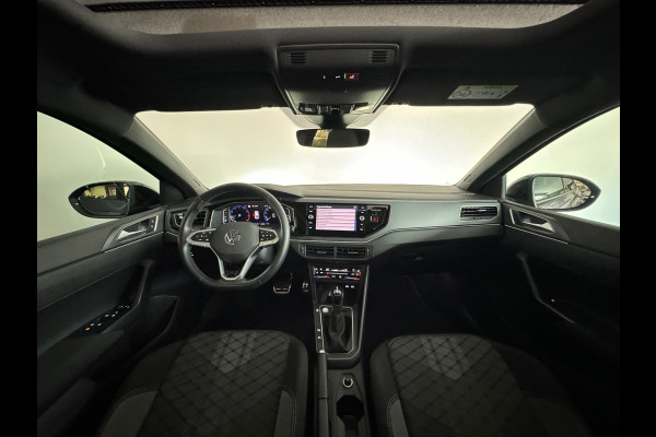 Volkswagen Taigo 1.5 TSI R-Line Pano|ACC|Lane Assist|Stoelverwarming|Camera|Dodehoek|Keyless