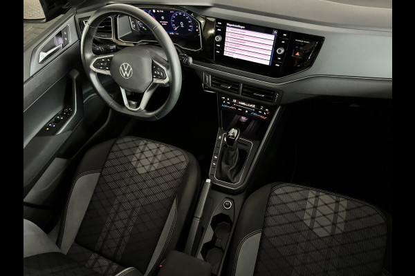 Volkswagen Taigo 1.5 TSI R-Line Pano|ACC|Lane Assist|Stoelverwarming|Camera|Dodehoek|Keyless