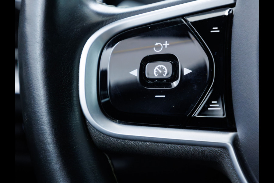 Volvo V60 2.0 T8 Twin Engine AWD R-Design | Stoel-, Stuur- & Achterbank verw. | Elec. trekhaak | 360 Camera | Elec. klep | Pilot assist, All season banden, Led, PDC V+A. Apple Carplay, Android auto