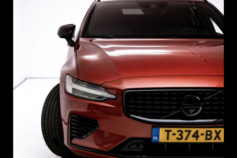 Volvo V60 2.0 T8 Twin Engine AWD R-Design | Stoel-, Stuur- & Achterbank verw. | Elec. trekhaak | 360 Camera | Elec. klep | Pilot assist, All season banden, Led, PDC V+A. Apple Carplay, Android auto