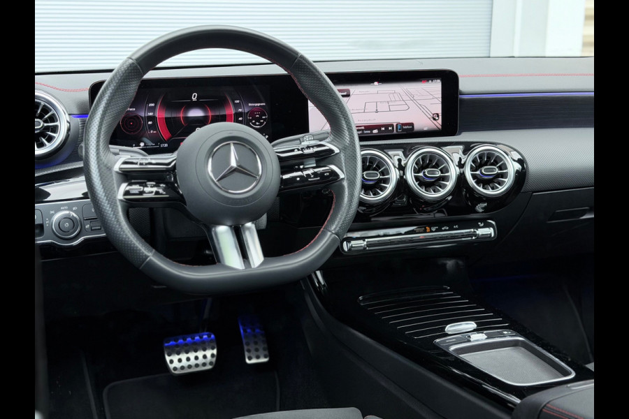 Mercedes-Benz CLA-Klasse 180 Edition AMG 45s Pano/360/Burmester