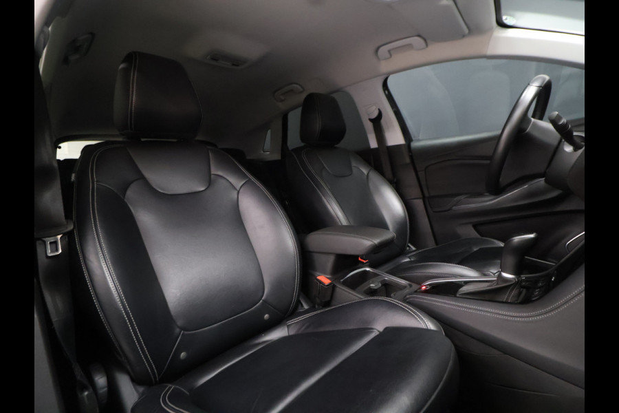 Opel Grandland X 1.2 Turbo Business Executive [APPLE CARPLAY, ANDROID, CAMERA, KEYLESS ENTRY, ELEKTRISCHE ACHTERKLEP, DODEHOEKDETECTIE, NAVIGATIE, PDC V+A, CRUISE CONTROL, CLIMATE CONTROL, COMFORTSTOELEN, HALF LEDER, LANE ASSIST, DAB, NI