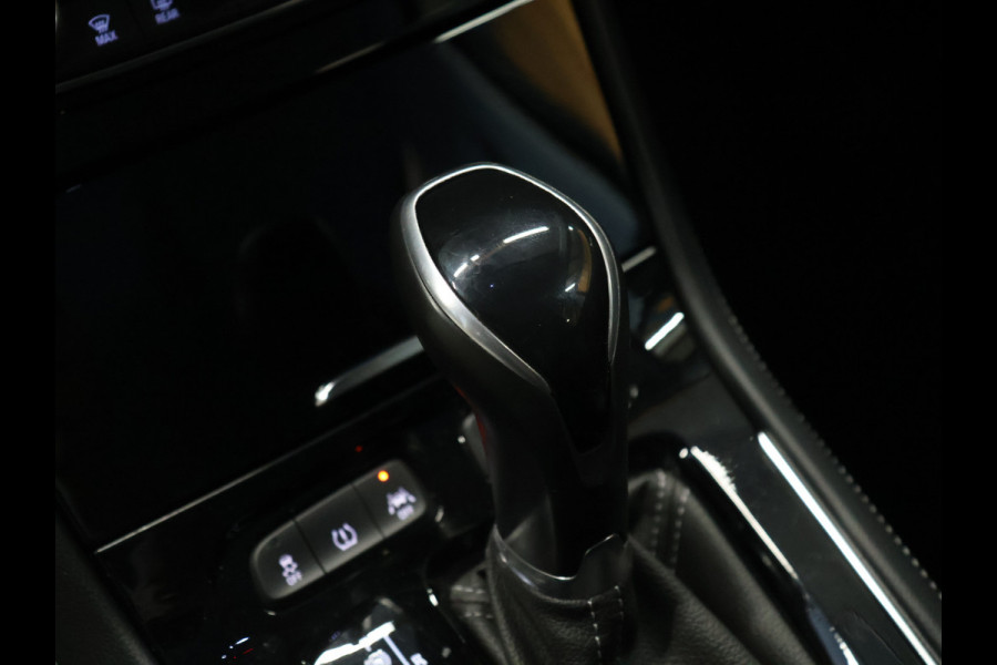 Opel Grandland X 1.2 Turbo Business Executive [APPLE CARPLAY, ANDROID, CAMERA, KEYLESS ENTRY, ELEKTRISCHE ACHTERKLEP, DODEHOEKDETECTIE, NAVIGATIE, PDC V+A, CRUISE CONTROL, CLIMATE CONTROL, COMFORTSTOELEN, HALF LEDER, LANE ASSIST, DAB, NI