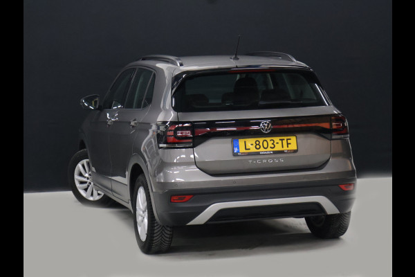 Volkswagen T-Cross 1.0 TSI Life [ADAPTIVE CRUISE, APPLE CARPLAY, ANDROID, PDC V+A, RIJSTROOKASSISTENT, DAB, BLUETOOTH, AIRCO, LICHT- EN ZICHTPAKKET, DAKRAILS, LED DAGRIJVERLICHTING, LICHTMETALEN VELGEN 16", NIEUWSTAAT]