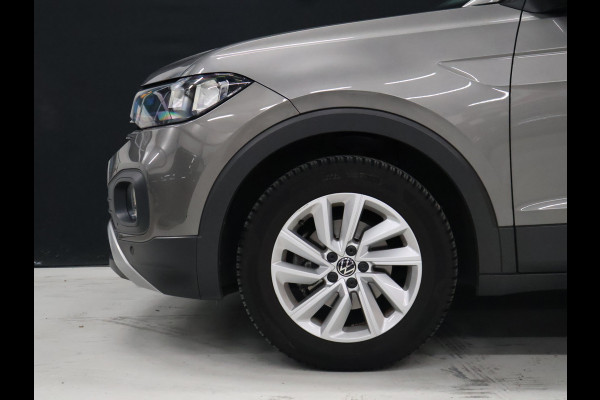 Volkswagen T-Cross 1.0 TSI Life [ADAPTIVE CRUISE, APPLE CARPLAY, ANDROID, PDC V+A, RIJSTROOKASSISTENT, DAB, BLUETOOTH, AIRCO, LICHT- EN ZICHTPAKKET, DAKRAILS, LED DAGRIJVERLICHTING, LICHTMETALEN VELGEN 16", NIEUWSTAAT]
