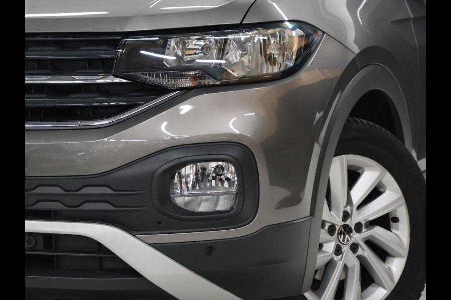 Volkswagen T-Cross 1.0 TSI Life [ADAPTIVE CRUISE, APPLE CARPLAY, ANDROID, PDC V+A, RIJSTROOKASSISTENT, DAB, BLUETOOTH, AIRCO, LICHT- EN ZICHTPAKKET, DAKRAILS, LED DAGRIJVERLICHTING, LICHTMETALEN VELGEN 16", NIEUWSTAAT]