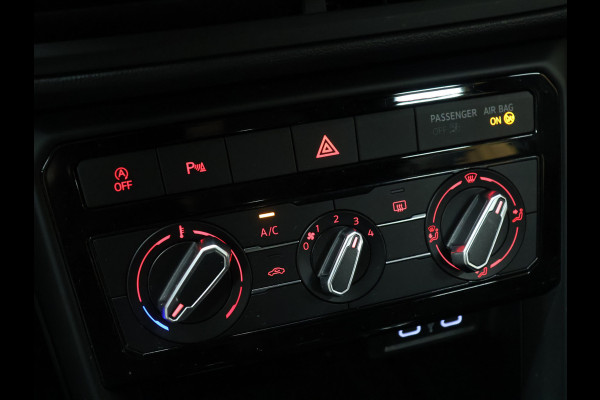 Volkswagen T-Cross 1.0 TSI Life [ADAPTIVE CRUISE, APPLE CARPLAY, ANDROID, PDC V+A, RIJSTROOKASSISTENT, DAB, BLUETOOTH, AIRCO, LICHT- EN ZICHTPAKKET, DAKRAILS, LED DAGRIJVERLICHTING, LICHTMETALEN VELGEN 16", NIEUWSTAAT]