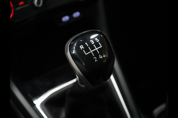 Volkswagen T-Cross 1.0 TSI Life [ADAPTIVE CRUISE, APPLE CARPLAY, ANDROID, PDC V+A, RIJSTROOKASSISTENT, DAB, BLUETOOTH, AIRCO, LICHT- EN ZICHTPAKKET, DAKRAILS, LED DAGRIJVERLICHTING, LICHTMETALEN VELGEN 16", NIEUWSTAAT]