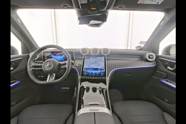 Mercedes-Benz GLC 300 e 4MATIC AMG Plug-In Hybride Luchtvering | AMG Premium | Night Pakket | Alarm klasse 3 | Head-up-Display | Panorama Schuif-Kanteldak. Inclusief 24 maanden MB Certified garantie voor Europa.