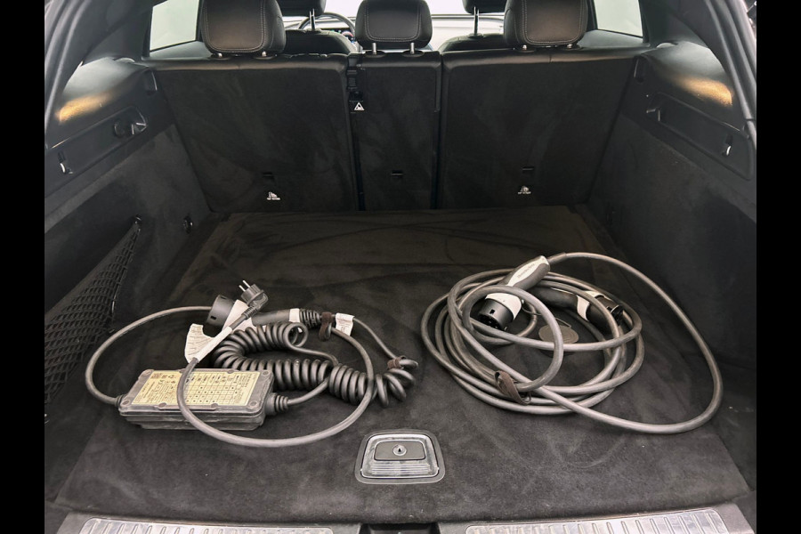 Mercedes-Benz EQC 400 4MATIC Premium Plus 80 kWh | Origineel NL | Memory | 360 Camera |Panoramadak | Adapt. Cruise/Control |