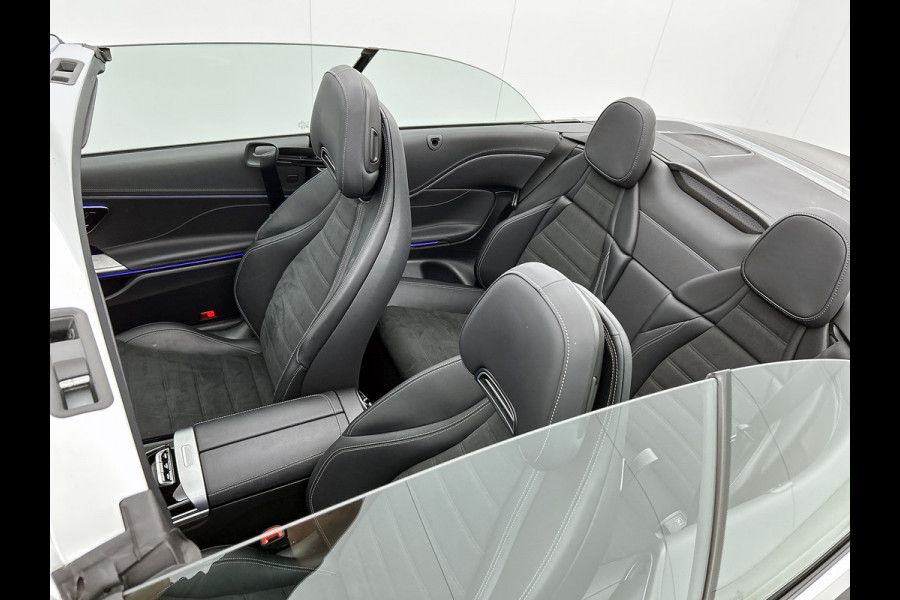 Mercedes-Benz CLE Cabriolet 200 AMG Line AMG Line | Night Pakket | 20 Inch AMG Velgen | Parkeerpakket inclusief achteruitrijcamera | Inclusief 24 maanden MB Certified garantie voor Europa.