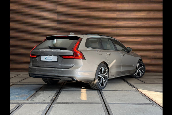 Volvo V90 2.0 T6 Plug-in hybrid AWD Ultimate Dark | FaceLift | Luchtvering | Xenium Pakket | Licht Pakket | HUD | 360cam |