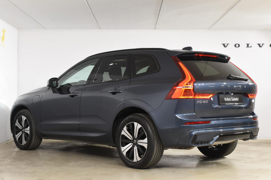 Volvo XC60 T6 350PK Automaat Plug-in Hybrid AWD Plus Dark / Adaptieve Cruise control / Elektrisch glazen panorama-dak / Elektrische stoelen met geheugen / Stuurverwarming / Stoelverwarming / 360 Camera / Elektrische achterklep / Extra getint glas