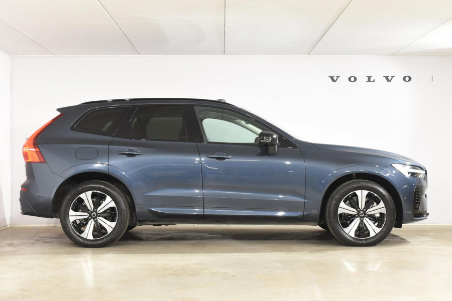 Volvo XC60 T6 350PK Automaat Plug-in Hybrid AWD Plus Dark / Adaptieve Cruise control / Elektrisch glazen panorama-dak / Elektrische stoelen met geheugen / Stuurverwarming / Stoelverwarming / 360 Camera / Elektrische achterklep / Extra getint glas