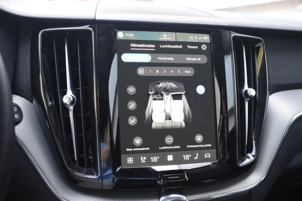 Volvo XC60 T6 350PK Automaat Plug-in Hybrid AWD Plus Dark / Adaptieve Cruise control / Elektrisch glazen panorama-dak / Elektrische stoelen met geheugen / Stuurverwarming / Stoelverwarming / 360 Camera / Elektrische achterklep / Extra getint glas