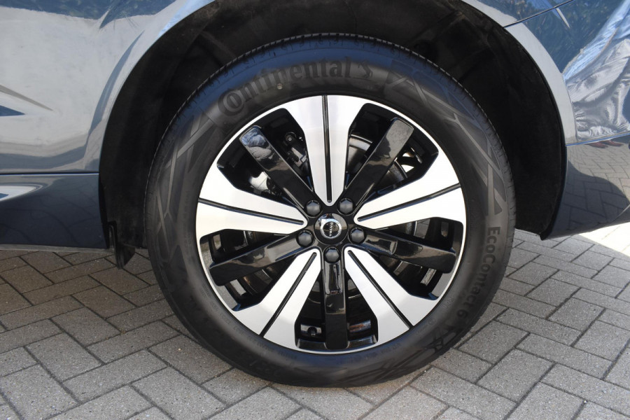 Volvo XC60 T6 350PK Automaat Plug-in Hybrid AWD Plus Dark / Adaptieve Cruise control / Elektrisch glazen panorama-dak / Elektrische stoelen met geheugen / Stuurverwarming / Stoelverwarming / 360 Camera / Elektrische achterklep / Extra getint glas