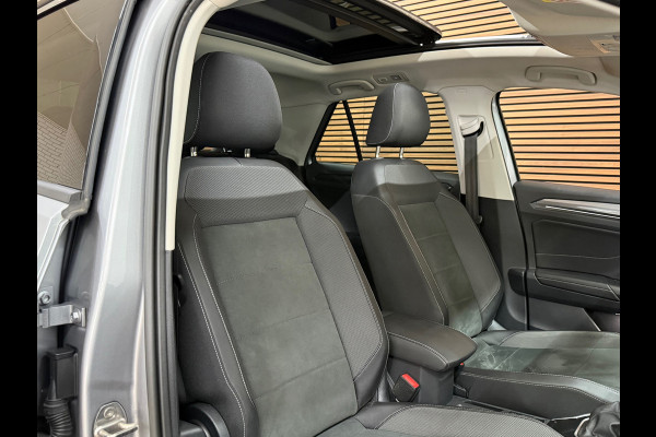 Volkswagen T-Roc 1.5 TSI Style | Panoramadak | ACC | Park Assist | LED Plus | Virtual Cockpit | Camera | 18 Inch | CarPlay