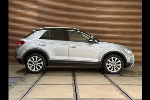 Volkswagen T-Roc 1.5 TSI Style | Panoramadak | ACC | Park Assist | LED Plus | Virtual Cockpit | Camera | 18 Inch | CarPlay