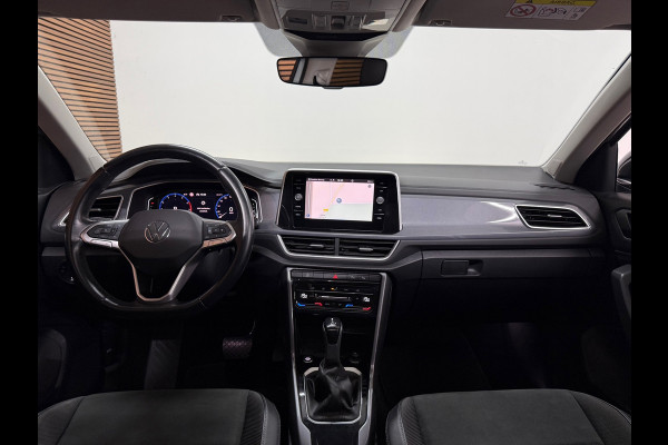 Volkswagen T-Roc 1.5 TSI Style | Panoramadak | ACC | Park Assist | LED Plus | Virtual Cockpit | Camera | 18 Inch | CarPlay