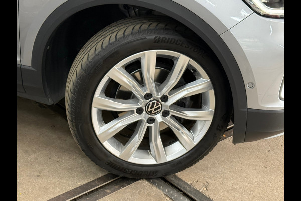 Volkswagen T-Roc 1.5 TSI Style | Panoramadak | ACC | Park Assist | LED Plus | Virtual Cockpit | Camera | 18 Inch | CarPlay