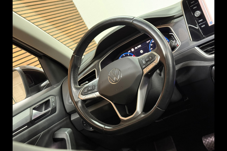 Volkswagen T-Roc 1.5 TSI Style | Panoramadak | ACC | Park Assist | LED Plus | Virtual Cockpit | Camera | 18 Inch | CarPlay