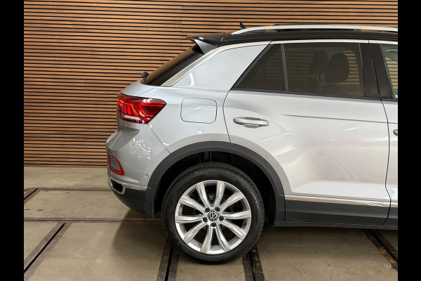 Volkswagen T-Roc 1.5 TSI Style | Panoramadak | ACC | Park Assist | LED Plus | Virtual Cockpit | Camera | 18 Inch | CarPlay