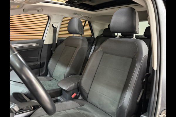 Volkswagen T-Roc 1.5 TSI Style | Panoramadak | ACC | Park Assist | LED Plus | Virtual Cockpit | Camera | 18 Inch | CarPlay