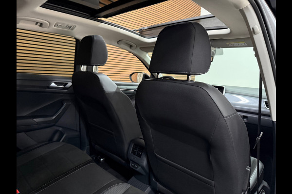 Volkswagen T-Roc 1.5 TSI Style | Panoramadak | ACC | Park Assist | LED Plus | Virtual Cockpit | Camera | 18 Inch | CarPlay