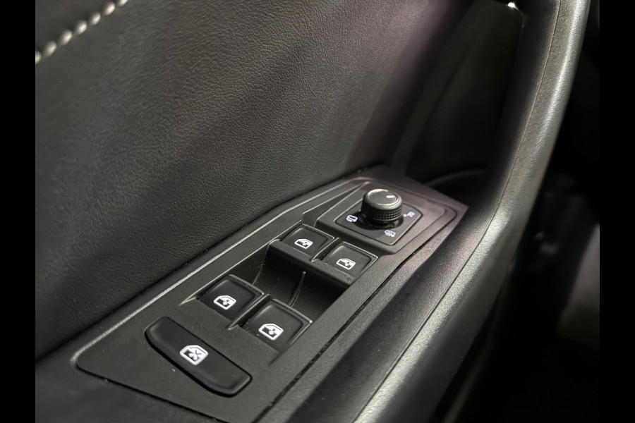 Volkswagen T-Roc 1.5 TSI Style | Panoramadak | ACC | Park Assist | LED Plus | Virtual Cockpit | Camera | 18 Inch | CarPlay